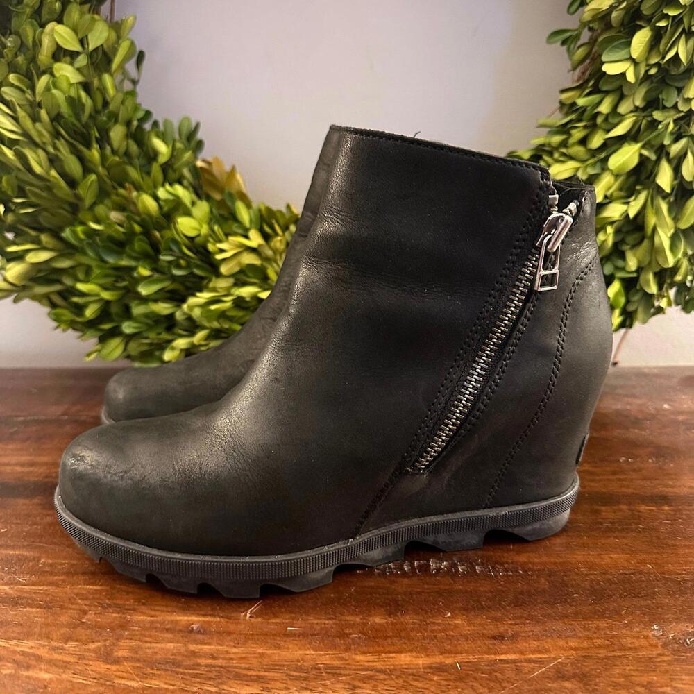 Sorel Joan‎ of Arctic Wedge II Zip Boots 8